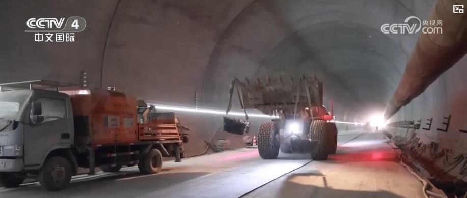 新春新气象:各地重大工程建设 “加速跑” 助力“十五五”开好局起好步_0227222445 新闻 新春新气象:各地重大工程建设 “加速跑” 助力“十五五”开好局起好步_0227222445 新闻