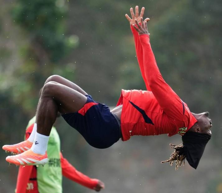  英超零首发遗憾收场；强制买断梦碎，乌切回归赫塔费在望。 体育新闻 英超零首发遗憾收场；强制买断梦碎，乌切回归赫塔费在望。 体育新闻