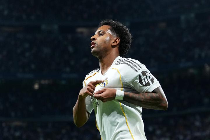  膝伤考验罗德里戈韧性，手术前需关节充分准备；皇马传递坚定信念，未来之路依旧光明。 体育新闻 膝伤考验罗德里戈韧性，手术前需关节充分准备；皇马传递坚定信念，未来之路依旧光明。 体育新闻