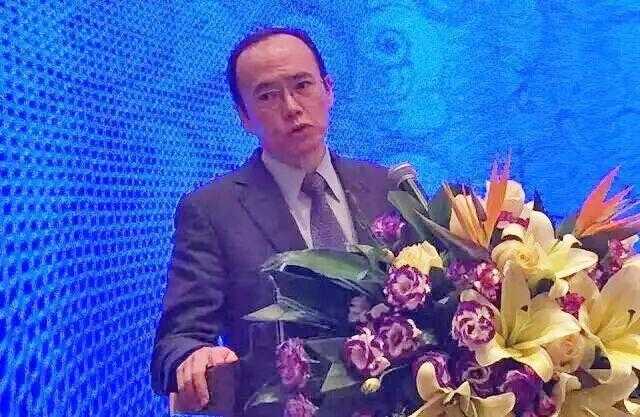 高鑫零售突发人事变故;资本掌门人华裕能紧急接棒;大润发转型面临新考验 企业服务