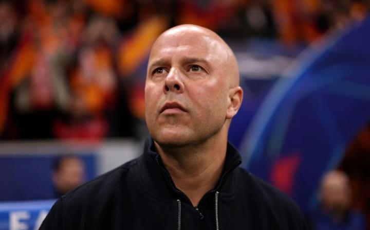  斯洛特直面失利，机会频现却难破门；伊斯坦布尔客场再成魔咒 体育新闻