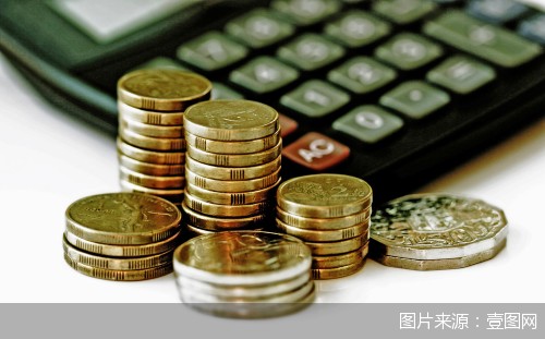  中小银行密集“补血”现象透视；国资主导特征鲜明；行业分化趋势渐显。 股票财经 中小银行密集“补血”现象透视；国资主导特征鲜明；行业分化趋势渐显。 股票财经