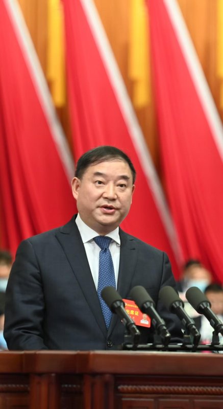 中小金融机构风险化解稳步推进，高风险机构数量显著减少；全国政协委员林罡提出深化并购重组建议。