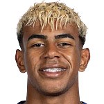  西甲激战落幕后；亚马尔替补席笑谈内鬼，巴萨更衣室温暖一幕引关注。 体育新闻