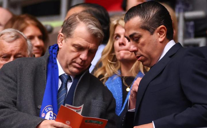  切尔西与斯特拉斯堡球迷联合行动，伦敦街头抗议BlueCo所有权模式。 体育新闻