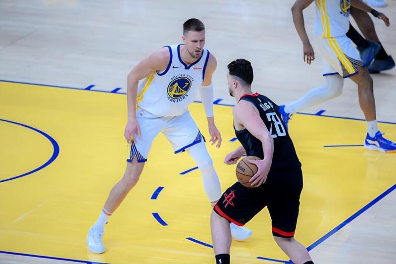  失落的冠军心气：从勇士内线挣扎看职业球员的心理落差 情感心理