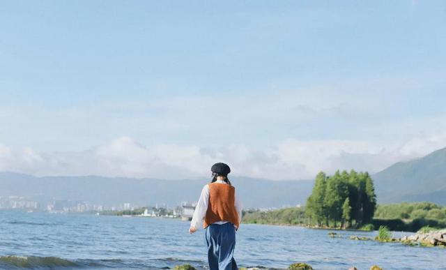  技术伦理视角下的代际尊重：跨越75岁的尊严守护法则 情感心理