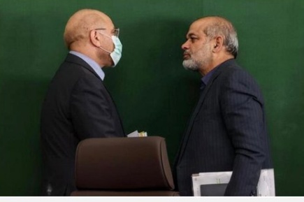  从双轨决策到谈判僵局：伊朗内部权力博弈的深层逻辑 新闻