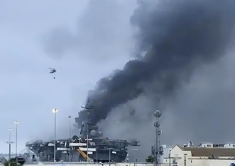  技术剖析·福特号火灾暴露的系统性脆弱：复杂平台的运维困境 新闻