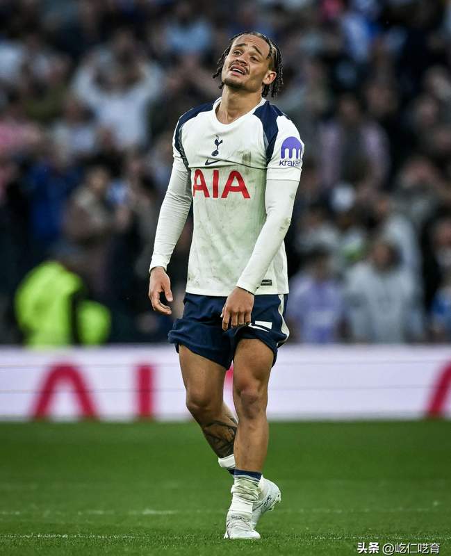  【战术解码】强强对话中的胜负手：曼联1-0切尔西的攻防博弈深度复盘 体育新闻