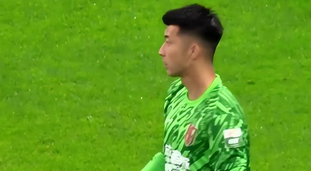  【战术深度】成都蓉城领跑密码：攻防体系重构与阵容厚度的双重进化 体育新闻